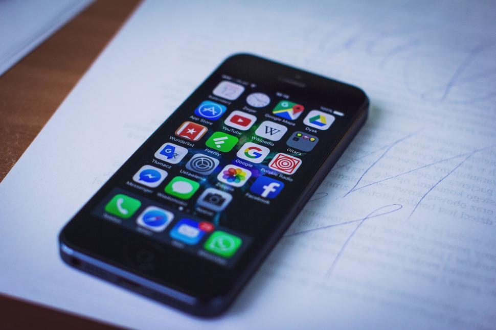 iphone-on-table-